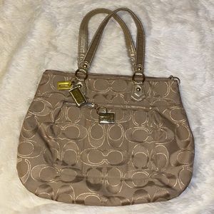 Coach authentic poppy signature shoulder bag authentic